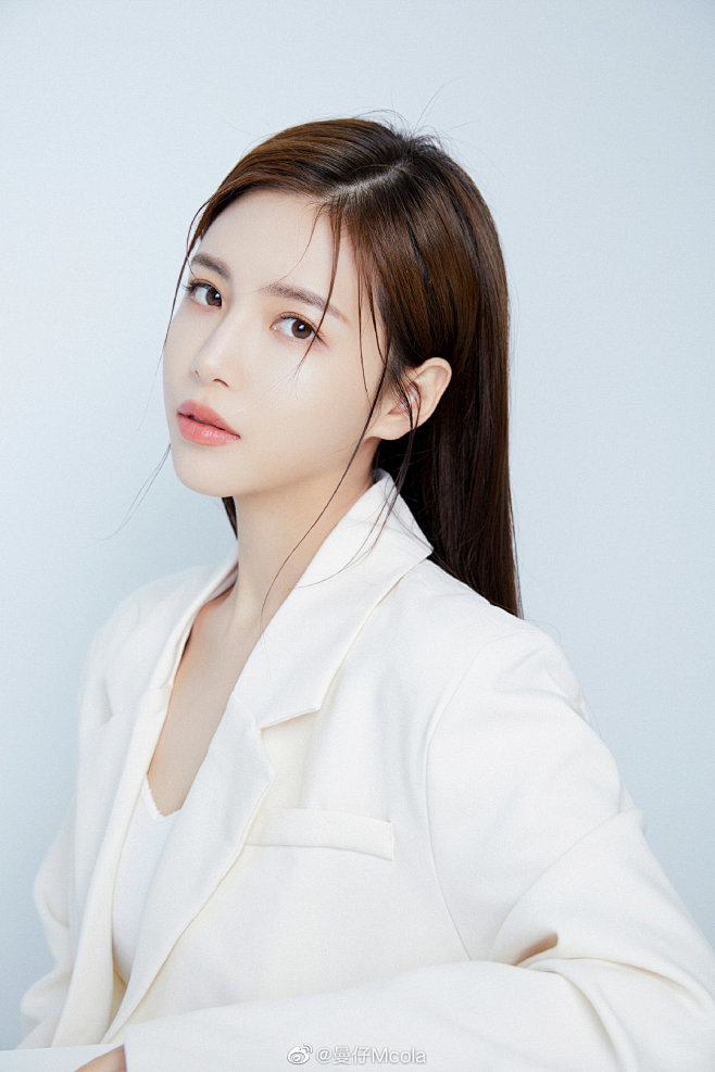 美女(1686图)_@亭子酱收集_花瓣摄...