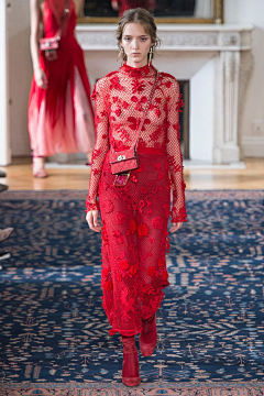 SIRMARTIN采集到【时尚2017】Valentino 2017巴黎时装周时装秀