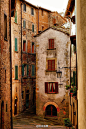 看看人家的城中村，意大利托斯卡纳，中世纪的村庄