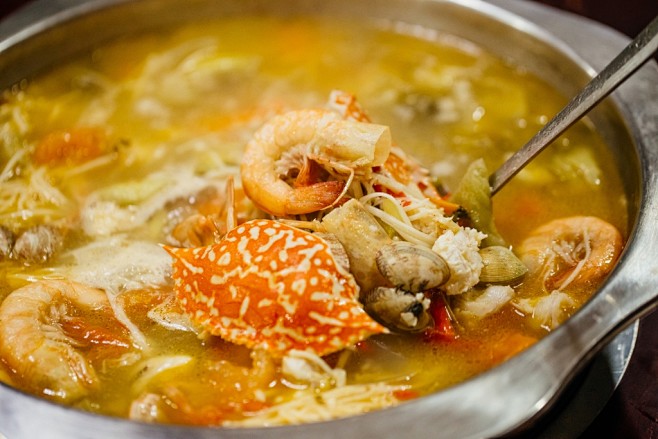 海鲜火锅汤底美食摄影图片