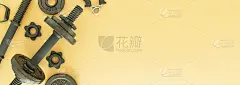 哑铃，膨胀器，米色背景的手表。健康的概念，健身。体育锻炼对身体和减肥都是有用的。断然。运动模式。横幅