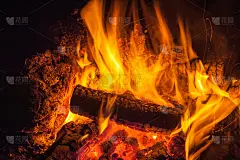 质地,背景。26、火中烧火，秋夜寒