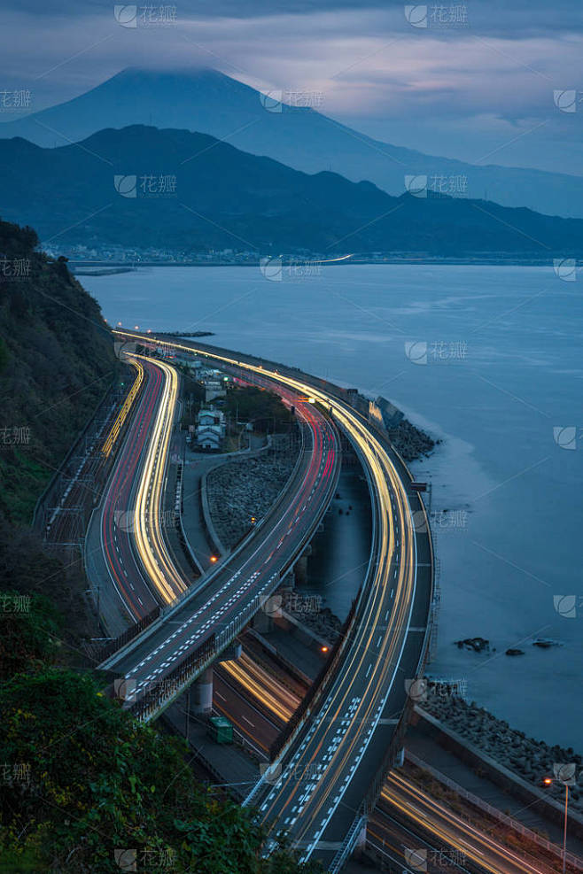 put video as wallpaper windows 11