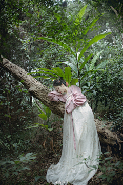 落花风飞絮采集到浅笑安然（真人美女）