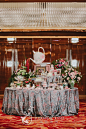 广州TomorrowLand图格婚礼案例分享-Bonjour By @TomorrowLand图格婚礼 :  亲爱的，当时钟敲响四下时，我们约定一杯茶的时间，在花园里相见。Bonjour，我的爱人 。