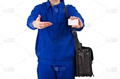 蓝领工人。
