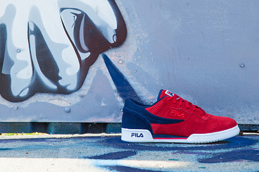 标志性蓝白基调，FILA “NYC Sl...