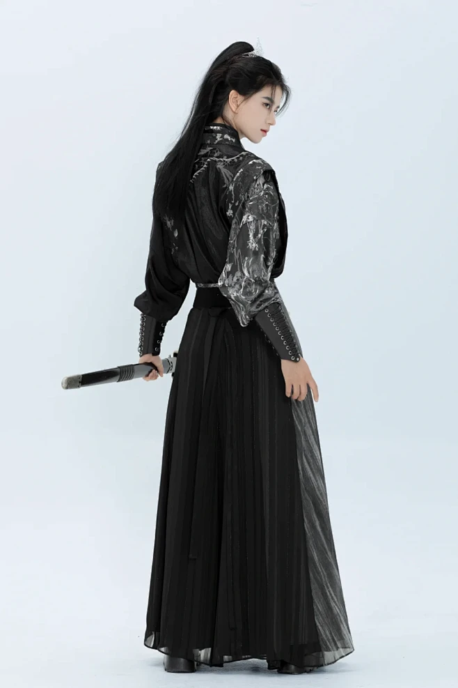武侠风/剑/动作参考/绘画素材 - 小红书-花瓣网