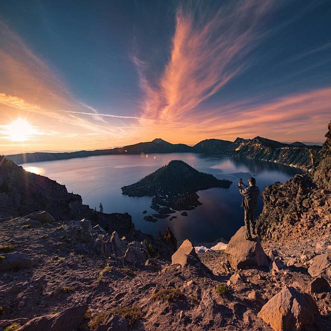 Crater lake , Oregon