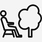 坐在树旁椅子上的人人博物馆 https://88ICON.com 坐在树旁椅子上的人 人 博物馆