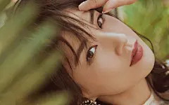 黄圣依优雅迷人写真桌面壁纸
