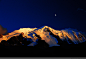 雅拉神山位于道孚、康定、丹巴三县交界处，藏族古籍称其为“第二香巴拉”。雅拉雪山主峰海拔5820米，又称海子山、亚拉神山，是大雪山的主峰之一，为《格萨尔王传》记载的四座神山之一，有“东方白牦牛”之称。