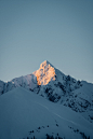 snow covered mountain under blue sky during daytime photo – Free Gantrisch Image on Unsplash