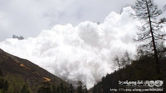 四姑娘山地震瞬间雪崩的珍贵照片