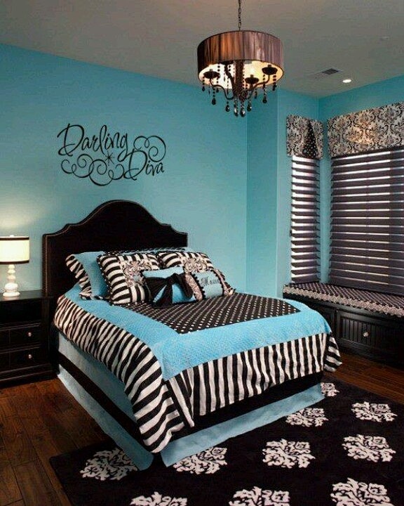 Teen girl bedroom- c...