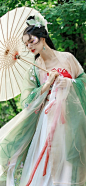 清水芙蓉
采集@别致的七
cr：美人赋