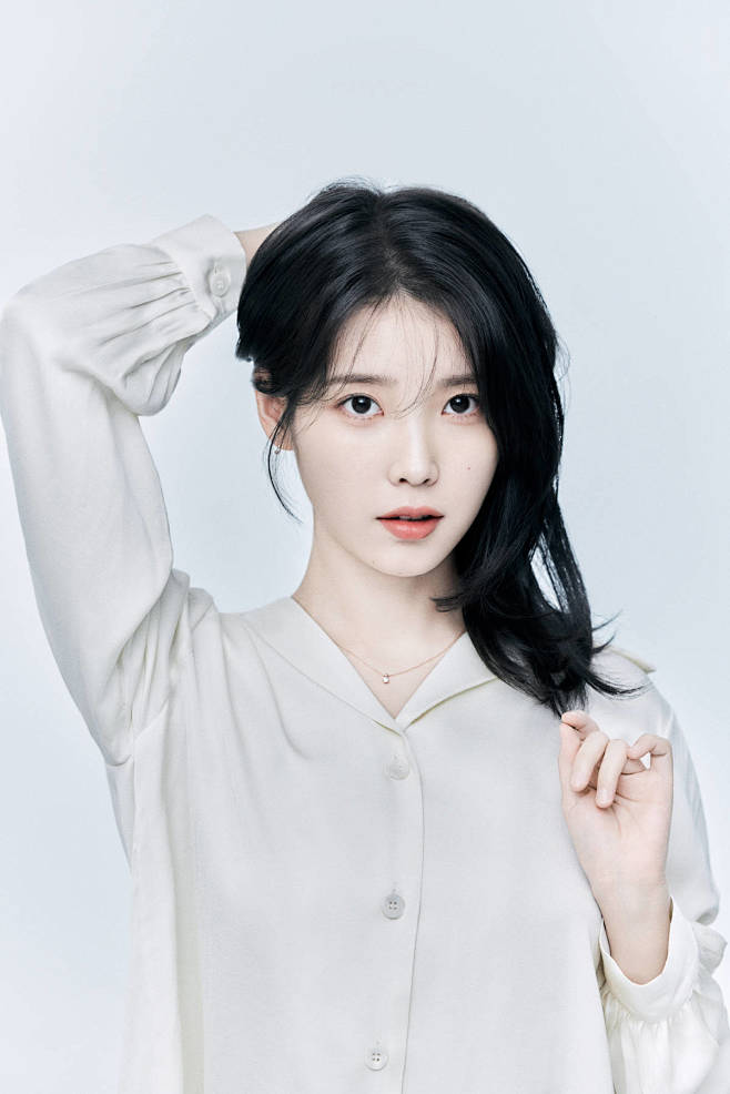 IU