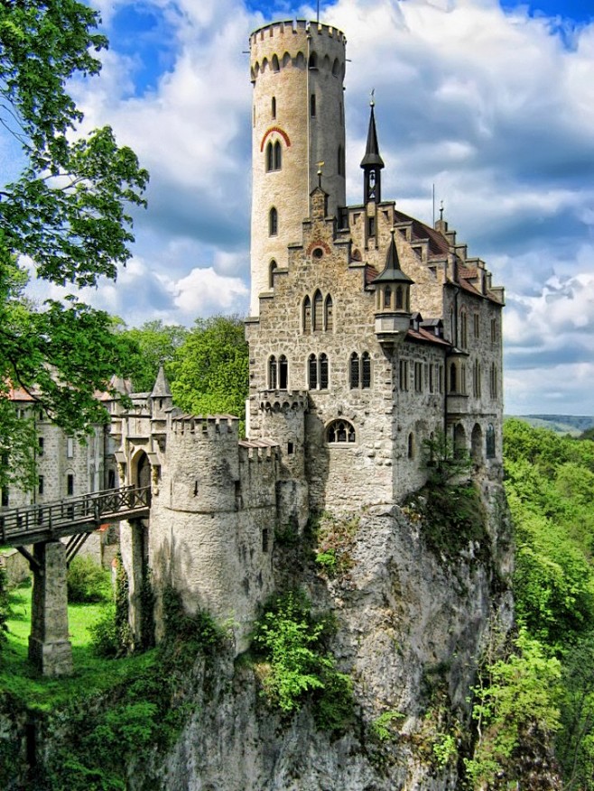 利希滕斯坦城堡 坐落在施瓦本，德国巴登-...