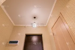 天花板,走廊,小的,公寓,透过窗户往外看,高中学校建筑,在下面,高中,物理压力,正面视角
