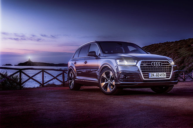 Audi | Q7 | location...