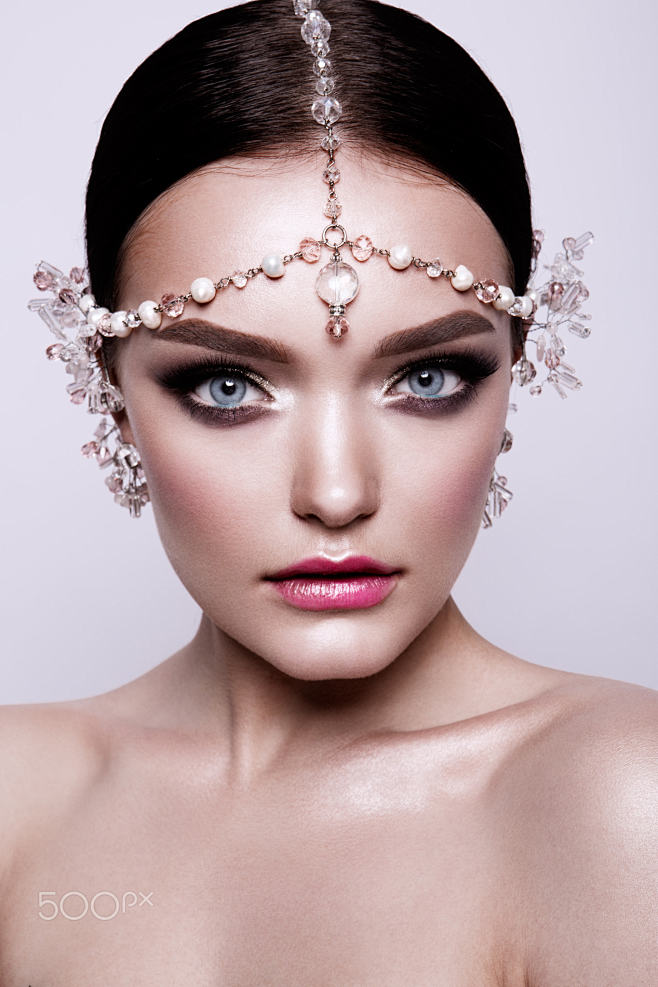 People 1365x2048 por...