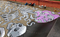Kitt Bennett 
墨尔本的艺术家
喜欢在地面上创作巨幅涂鸦作品