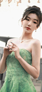 楚楚动人-孔雪儿_美文美图传播者_2023年04月25日_微头条-今日头条