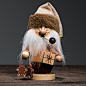 德国 Christian Ulbricht “拿礼物的圣诞老人”香薰木偶