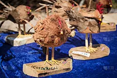 哥斯达黎加手工纪念品椰子母鸡和公鸡手工艺品