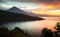 海岸线风景图片电脑高清桌面壁纸