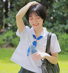 相遇，是一个多么动人的名词。

　　在这个世界上，两个人相遇的可能性是千万分之一，成为朋友的可能性是两亿分之一，而成为终生伴侣的可能性只有五十亿分之一。

　　人与人的相遇都是那么难得，那么偶然，又是那么美好的事。
http://www.szwj72.cn/Article/gwsh/202106/4116.html
　　假如人生不曾相遇，我还是我，你还是你。行走在孤独而陌生的城市里，每天看日出日落，听虫鸣鸟叫，与自己的影子彼此安慰，冷暖自知。

　　遇到便是缘分，碰到就会有福分。我们这一生总会遇见各种各样