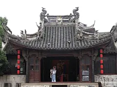 听说西栅的晚上和清晨是它最美的时刻，于是我俩决定无论如何一定要晚睡早起。有些东西...
