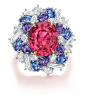 红色尖晶石配彩色蓝宝石和钻石戒指