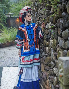 呆呆懒木瓜采集到民族服饰
