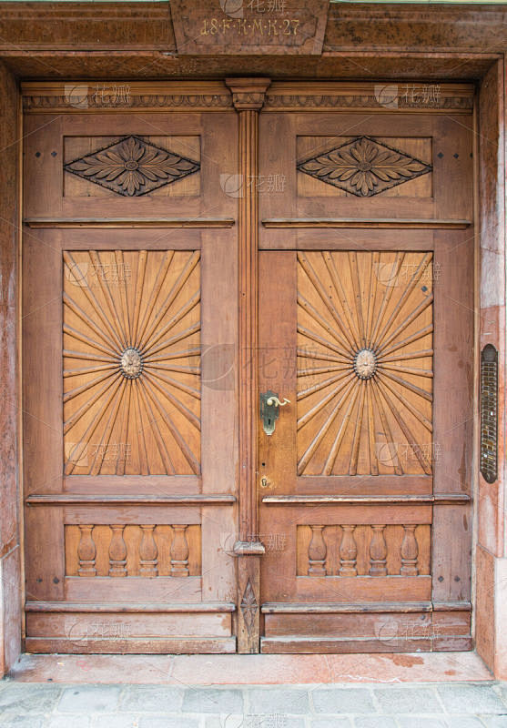 门,建筑物门,门阶,独立式住宅,正门,垂直画幅,窗户,建筑物特征,门口,建筑