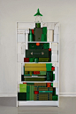 thingsorganizedneatly:

SEASON’S GREETINGS from THINGS ORGANIZED NEATLY
Shelf-made Christmas tree by Michael Johansson, 2009
