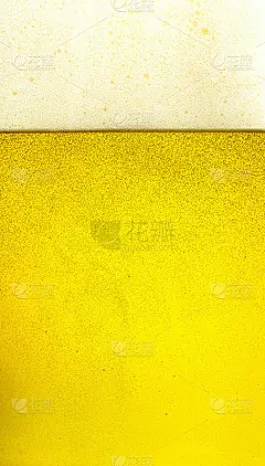 新鲜啤酒特写背景纹理与泡沫