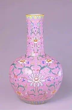 清乾隆/粉彩勾莲纹天球瓶