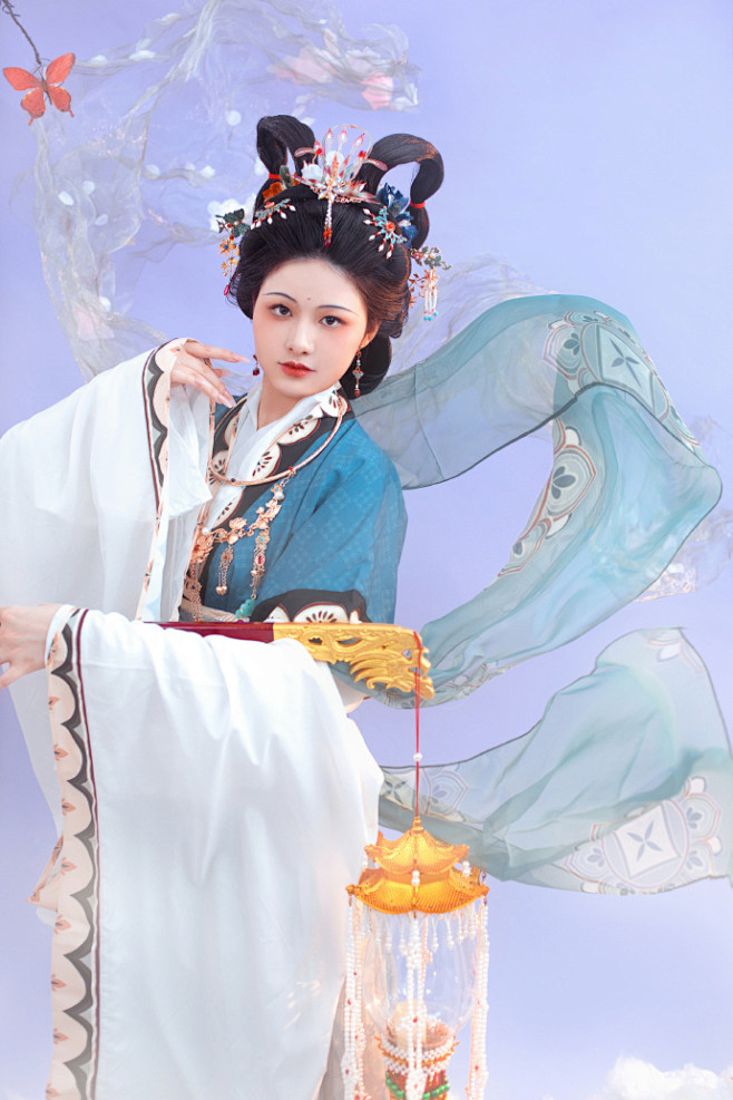 汉服超话 客写真 神仙图 摄影：@叶落随音 化妆造型：彼岸花 #汉服￿5855412334