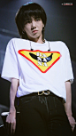 华晨宇 是楼下靠在小兰车门边等你的小哥哥@华晨宇yu 太苏啦！
这样的小哥哥请给我来一打！ ​​​​