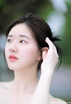 壁纸|后浪孙头头的扮演者赵露思抹胸长裙户外写真尽显温婉女人味_【快资讯】