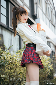 云朵奶盖青山采集到蒽/日