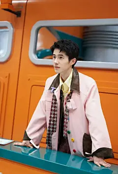 挑战发50位明星壁纸｜第23位:刘昊然！ - 小红书