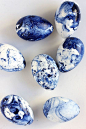 DIY Marbled Indigo Easter Eggs //: 