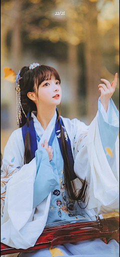茶茶爱设计采集到模特