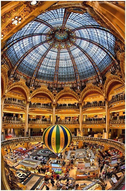 Gallerie Lafayette, ...