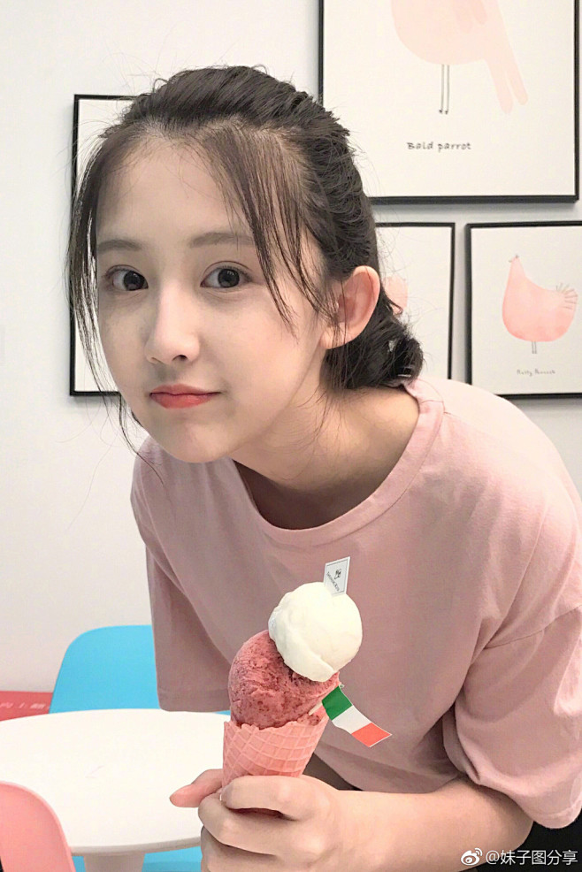 美女自拍