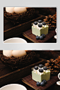 简洁松果蓝莓蛋糕甜品美食摄影图片-众图网