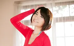日系小清新短发美女秀豪乳红衣写真电脑桌面壁纸