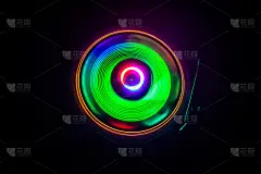 速度的概念-火和烟的踪迹-黑胶唱片。燃烧塑料磁盘。唱片机。复古音响设备的唱片骑师。良好的技术